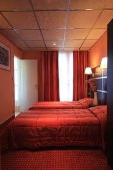 Des Trois Gares Hotel 3*